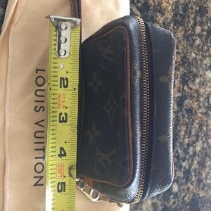 Louis Vuitton Authentic wristlett
